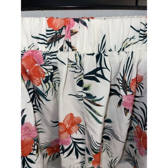 Madden NYC Hot Pants Women’s Size Small White Floral Elastic Waist 24 Inseam 2 - Picture 9 of 12